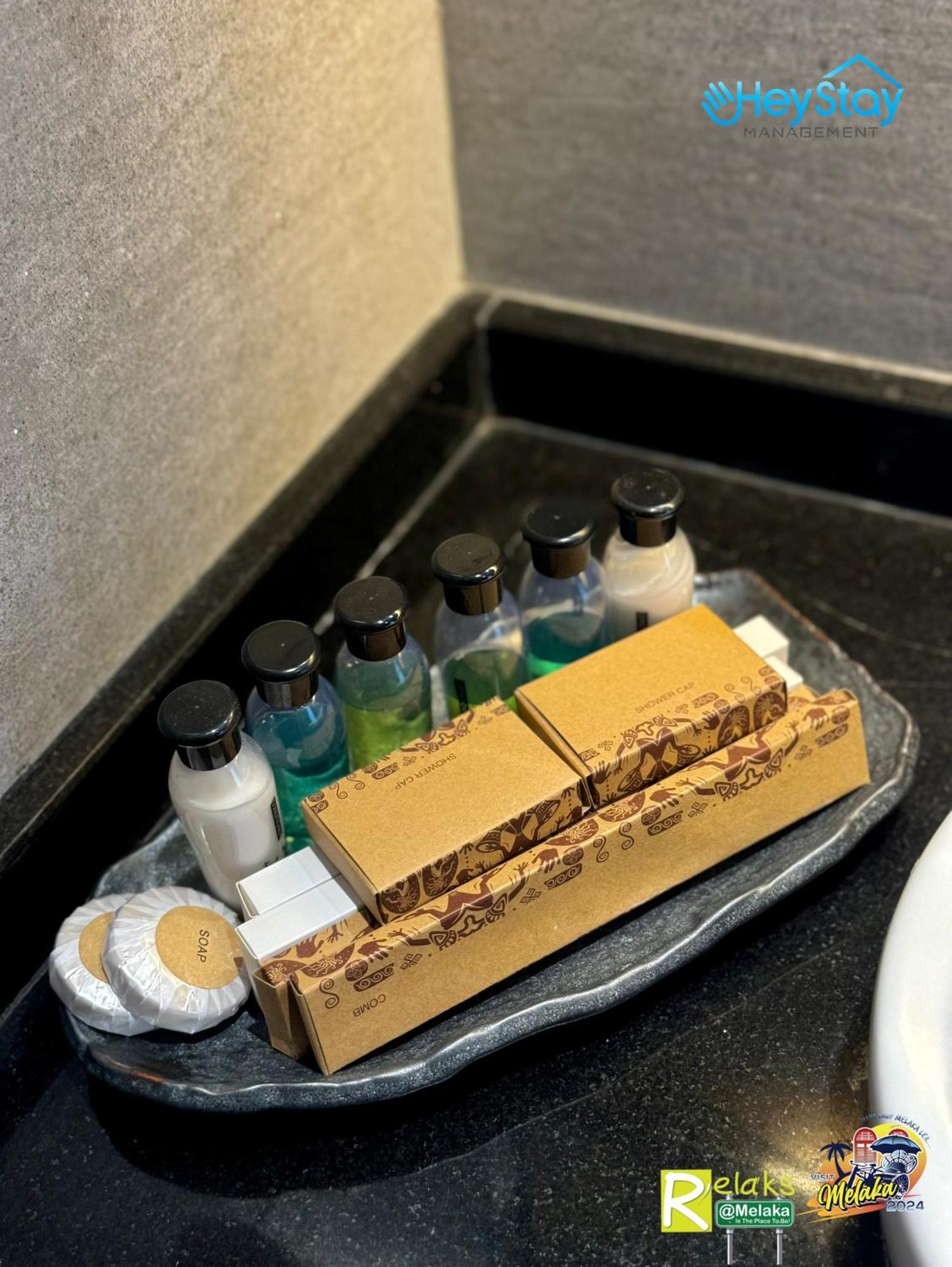 Modern Cave Guest House Walking Distance 5Mins To Jonker Malacca Екстер'єр фото
